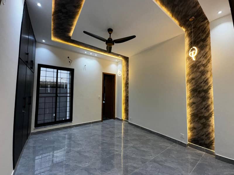 5 Marla Brand New House For Sale In Lake City - Sector M-7B Lake City Lahore 8