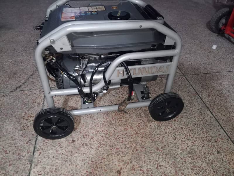 3 KVA Hyundai generator available in running condition 2