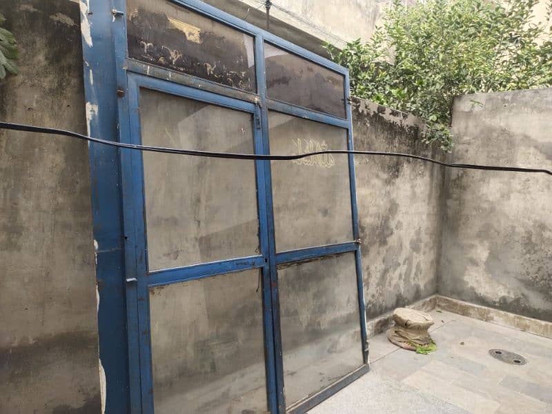 shop door for sale ,sheshe lgy hain 1