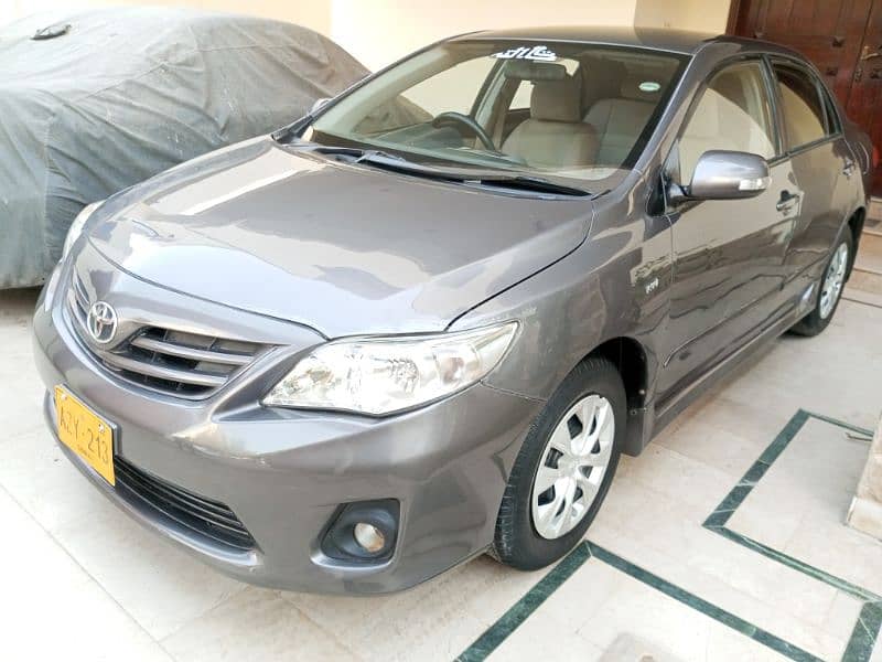 Toyota Corolla GLI 2013 Manual 100% Original Paint in DHA Karachi 1