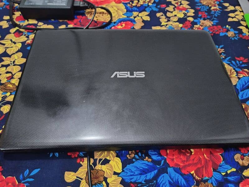 Asus i3 3rd generation 512 Hard 4gb Ram 1