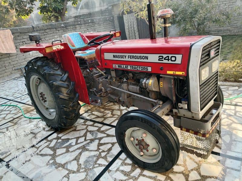 Messy Ferguson 240 tractor 4