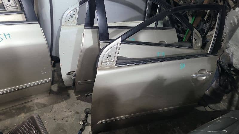 toyota corolla 2009-2014 All kind of body parts availble 1