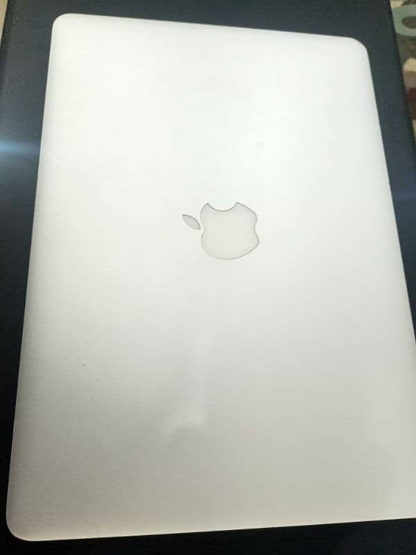 MacBook Air Early 2015 3