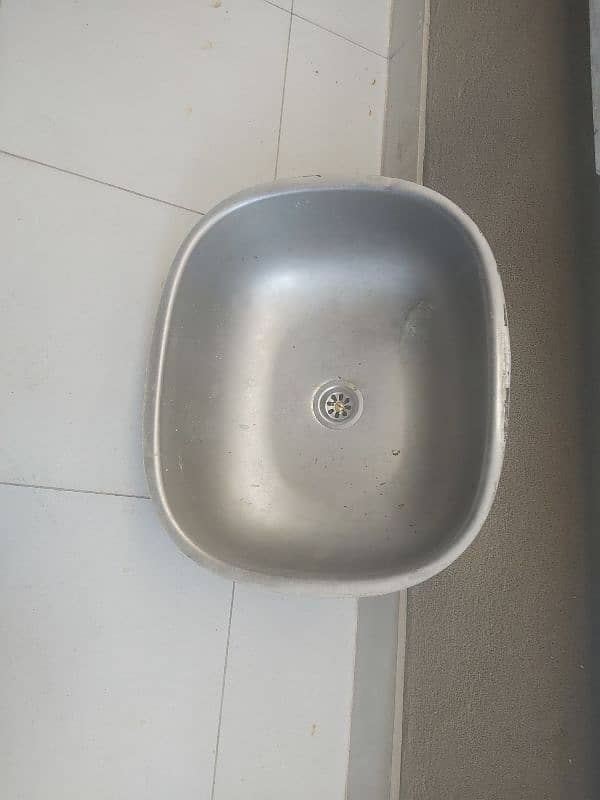 Stainless Steel kitchen sink, excellent condition 1