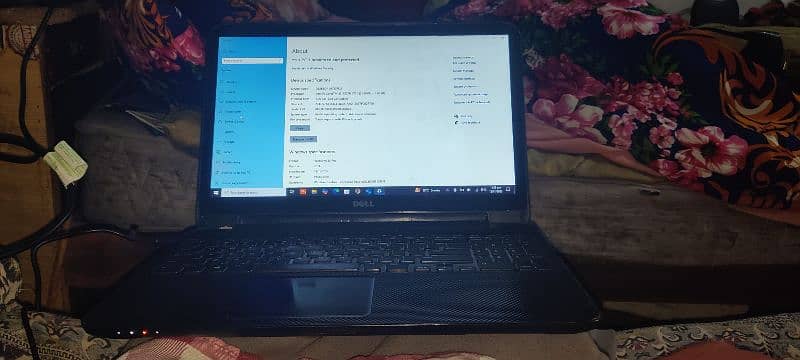 Dell Core i3 6gb 700gb 8