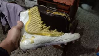 UnderArmored Football Shoes/toes for sale