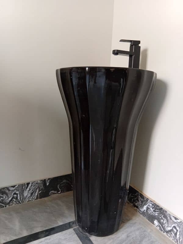 Black Long Stylish Basin 0