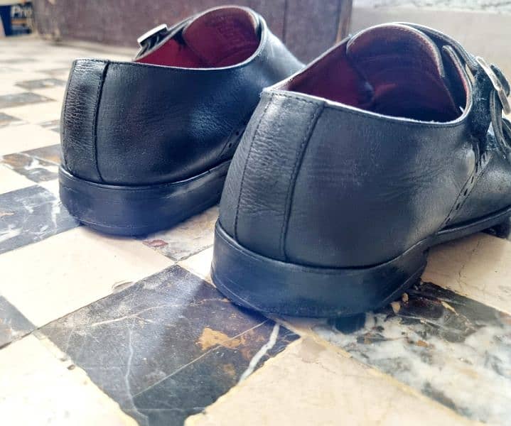 100% Pure Leather Branded Stylish European Shoes Condition OK 9.5/10 2