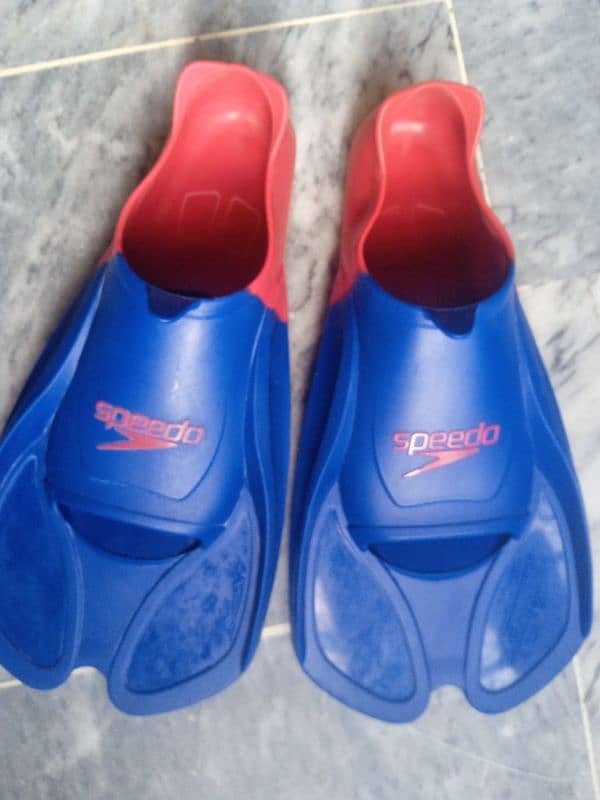 swimming fins 10/10 condition adjust in all sizes 2