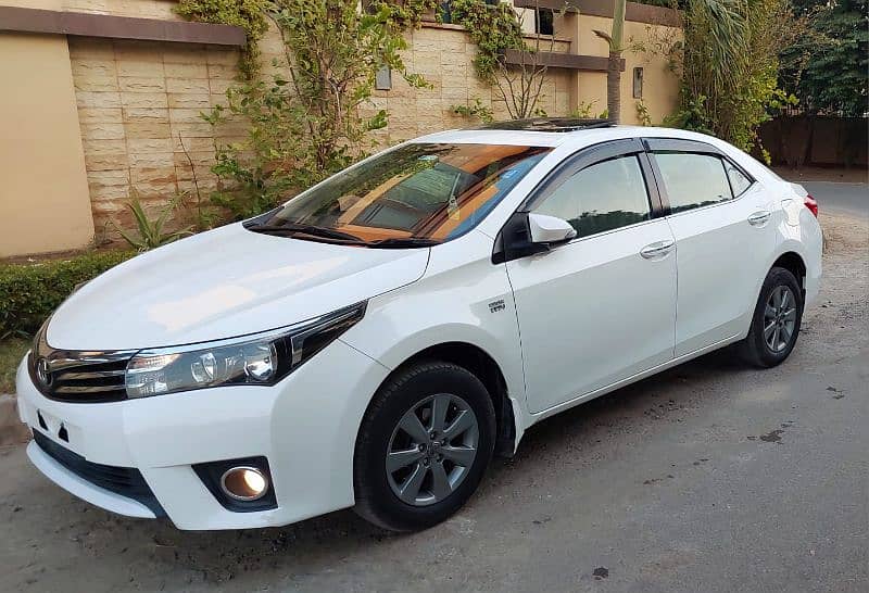 Toyota Altis Grande 2016 1