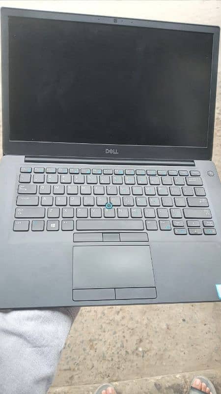 Latitude 7490 4