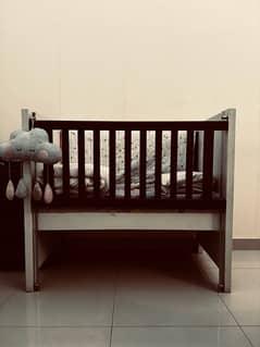 Baby Cot in Solid Wood