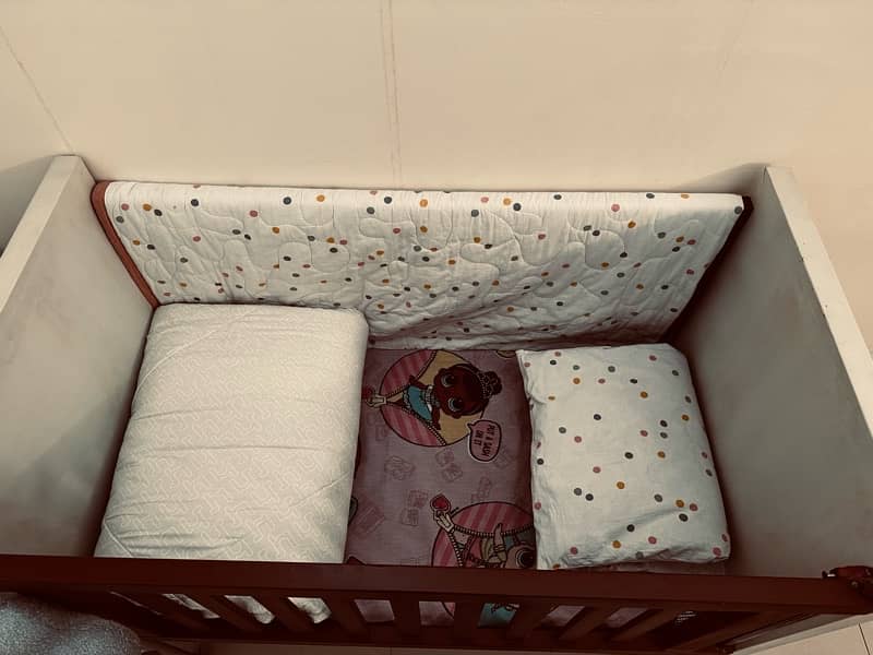 Baby Cot in Solid Wood 2