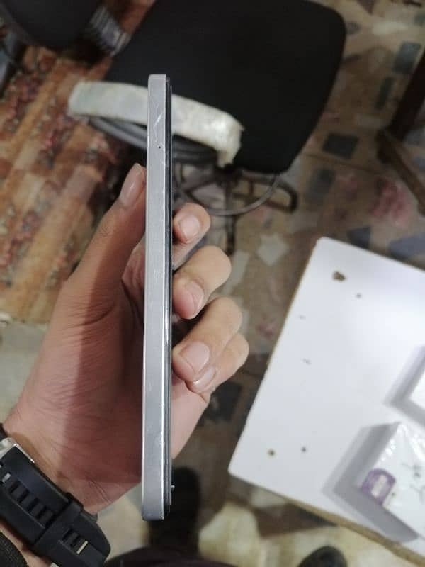 Infinix smart 8 pro 4+4/128.10 by 10 condition. 4