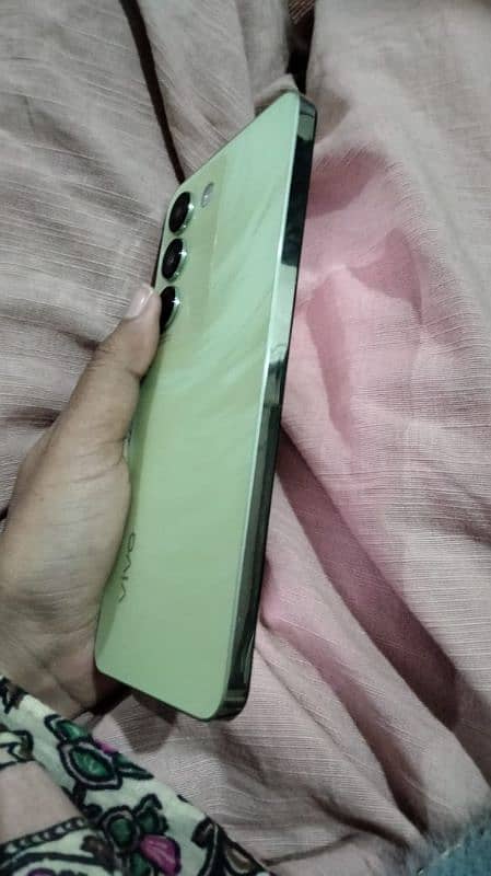 vivo y100 brand new with box 4