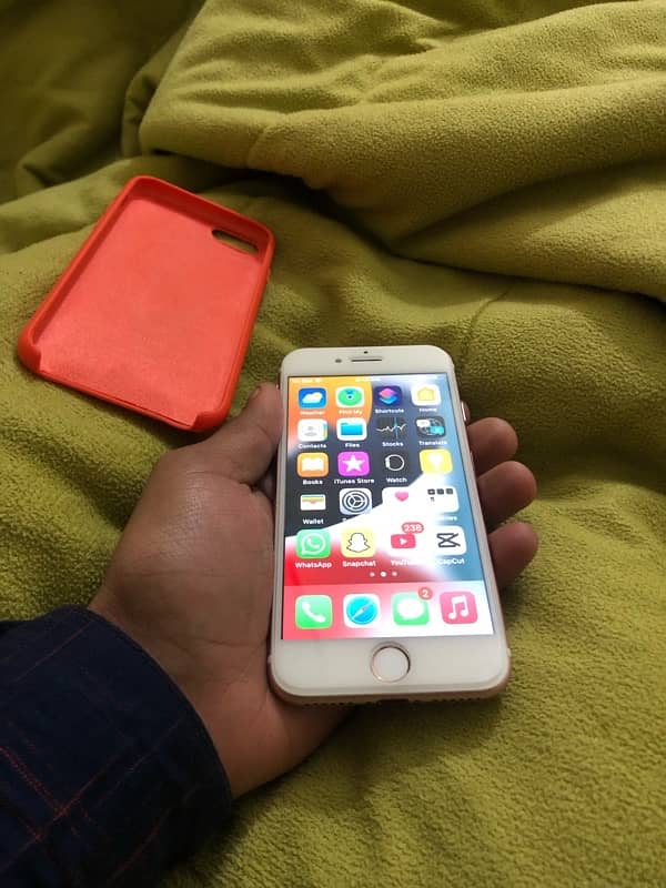 iPhone 7 Jv  32GB 1