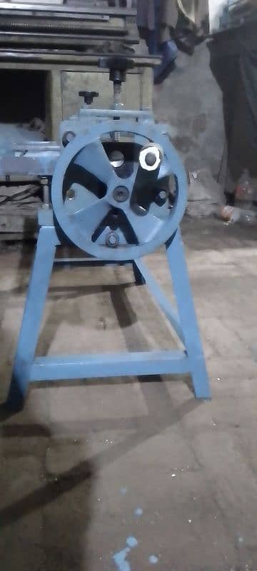 Filter  Paper  Machine  and  Roola 4