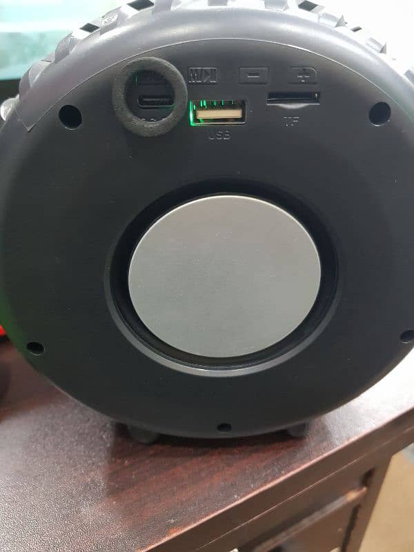 Light Lamp Wheel Speaker 2