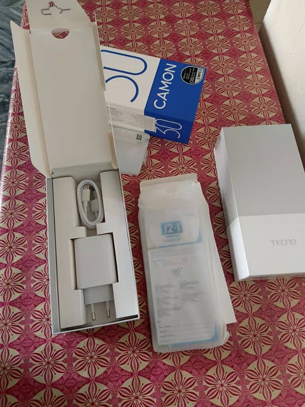 Techno Camon 30 12/256 10/10 condition 9