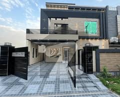 10 Marla Exquisite Designer House For Rent In Tulip Block Bahria Town Lahore