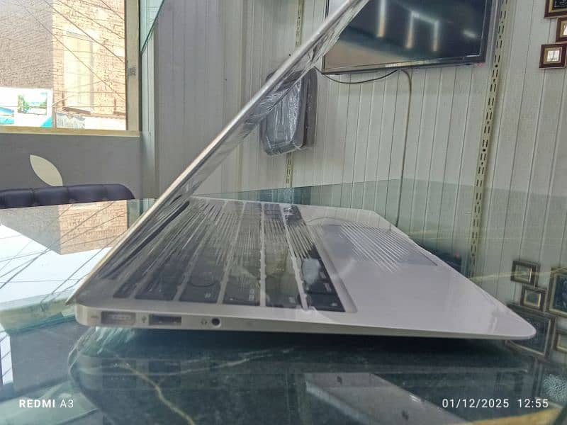 MacBook air 2011 4