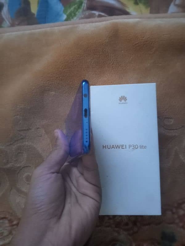 selling my Huawei p30 lite 1