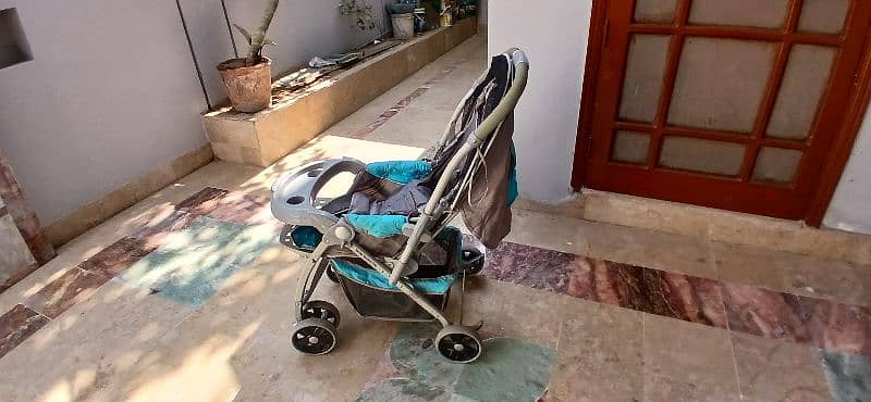 large size sightly used pram 4