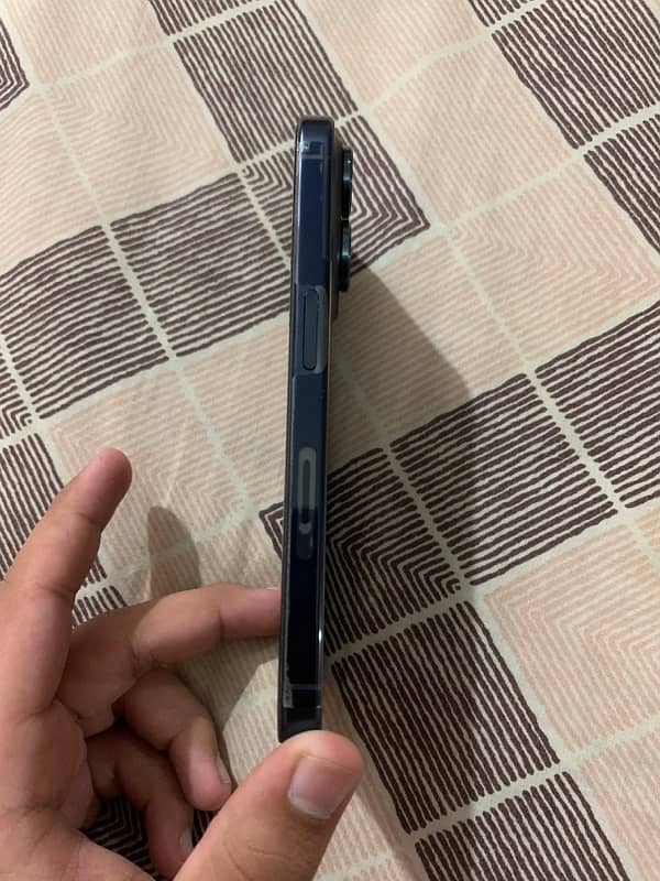 Iphone 15 Pro |  128GB | Non Pta | LLA 4