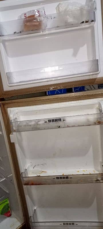 dawlance fridge medium size 2