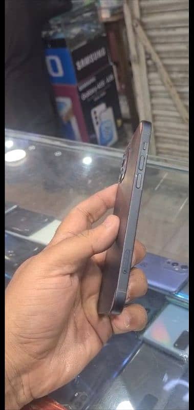 iPhone 12 factory unlock 64 GB box wala. condition 9.5/10 2