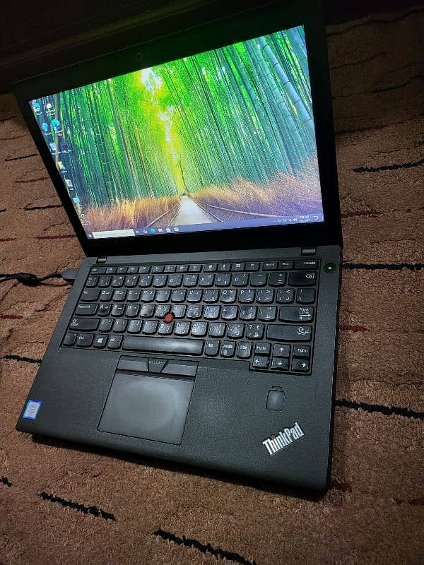 Lenovo i7 7th x270 slim laptop 8/256 with dual battery!!! 4