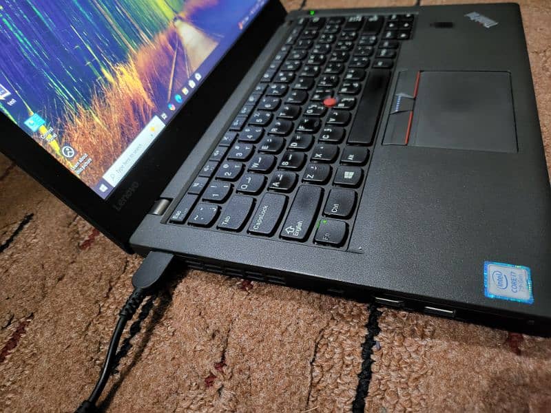 Lenovo i7 7th x270 slim laptop 8/256 with dual battery!!! 6