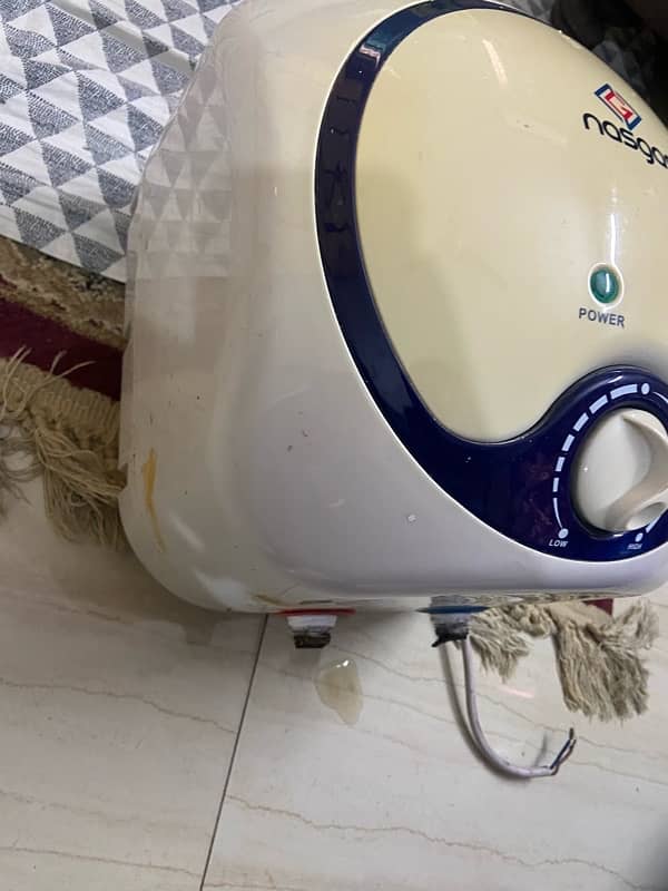 Nasgas Electric Geyser 10L , good condition 3