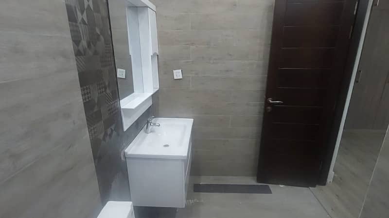 10 Marla Lower Portion For Rent Wapda Town Ph1 Block J2 7