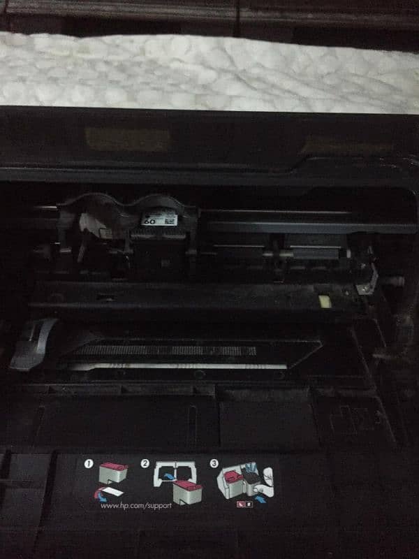 HP DESKJET D1660 CONDITION LIKE NEW EXCHANGE POSSIBLE WITH MOBILE 4