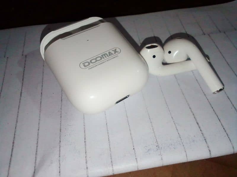 domax brand airpods 2