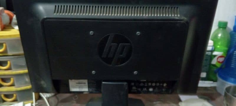 HP 19" LCD 5