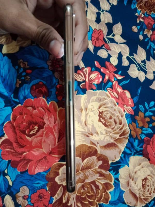 IPHONE XS MAX 256 GB PTA APPROVE 5