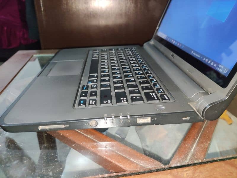 Dell Latitude 3350  call 03304007130 10