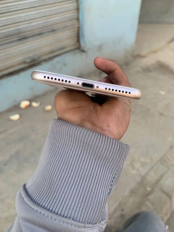 I phone 8 plus 4