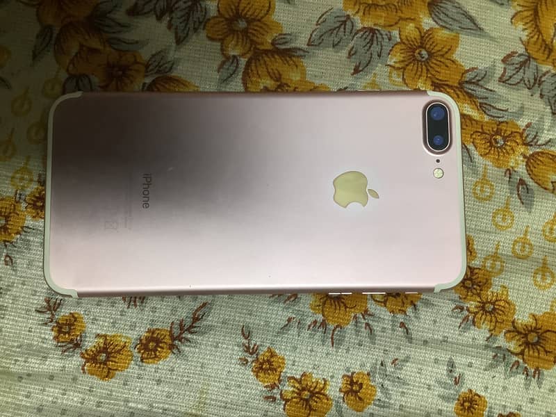 Apple iPhone 7 Plus 1