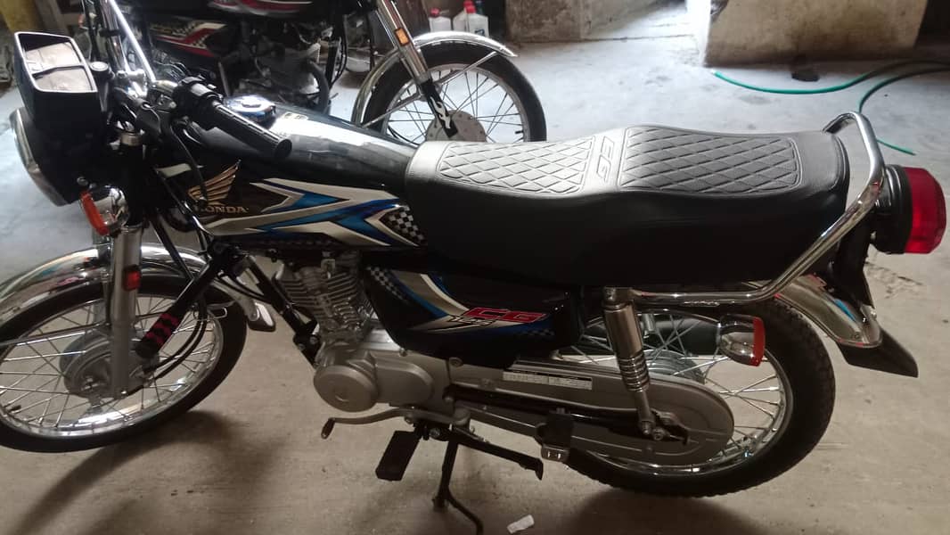 Honda CG 125 Model 2024  - Almost brand new 1