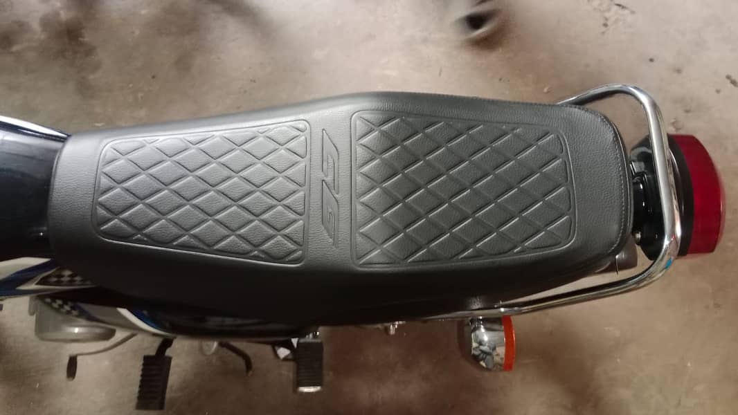 Honda CG 125 Model 2024  - Almost brand new 3