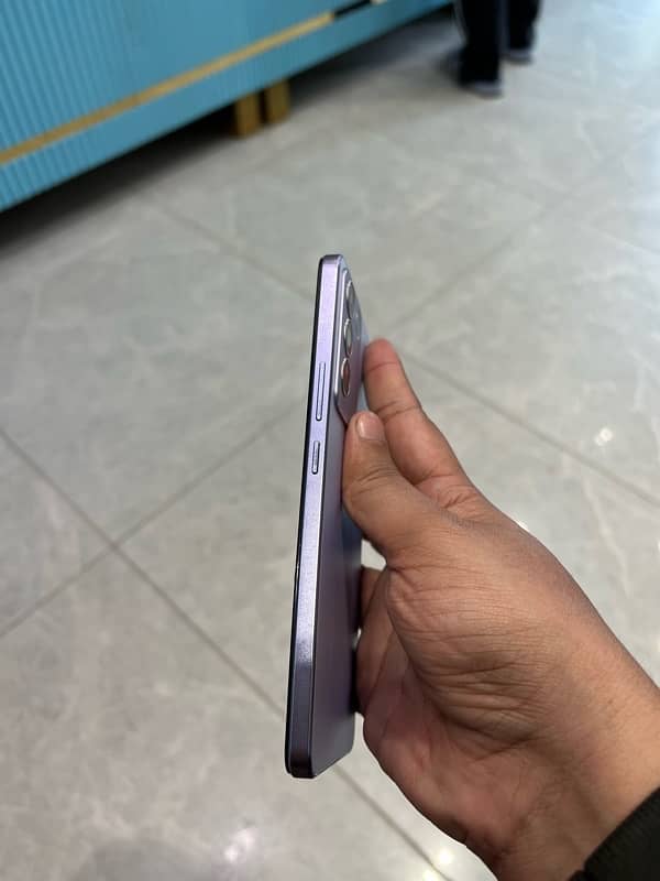 Vivo V27e 4