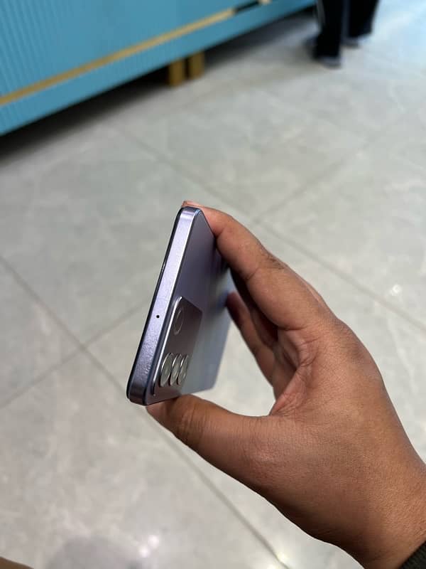 Vivo V27e 5