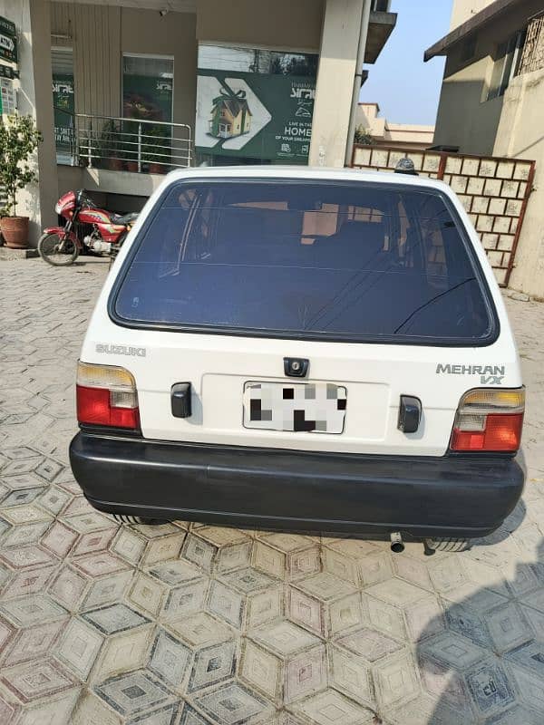 Suzuki Mehran VX 2011 white colour antique car in town 2