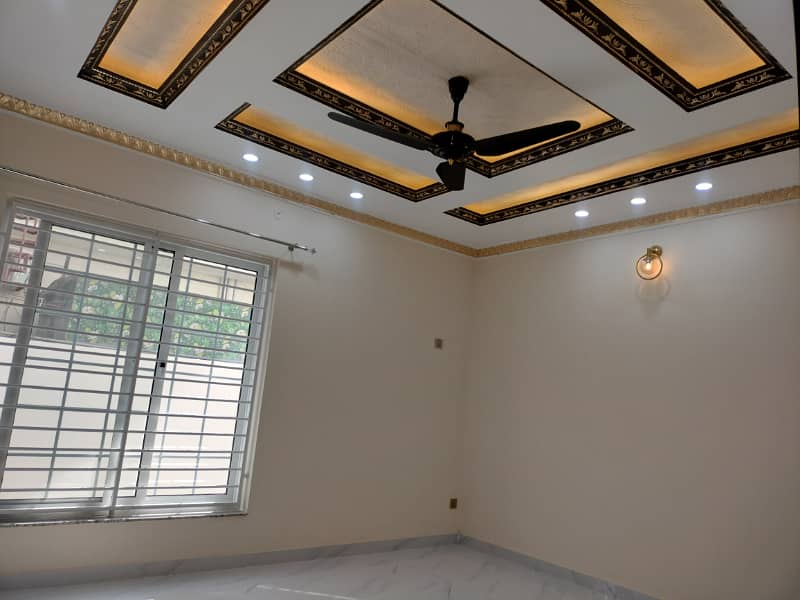 Most Beautiful Luxury 50 X 90 House For Sale In G-13 Islamabad 23