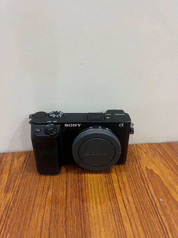 SONY A6400 | Body Only with extra batteries & Dual Charger 4