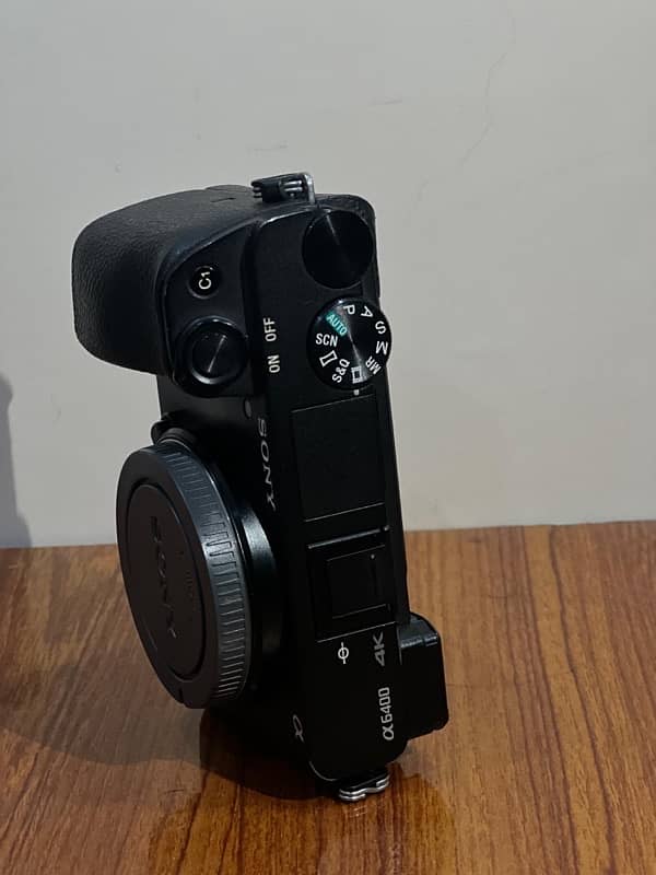 SONY A6400 | Body Only with extra batteries & Dual Charger 6